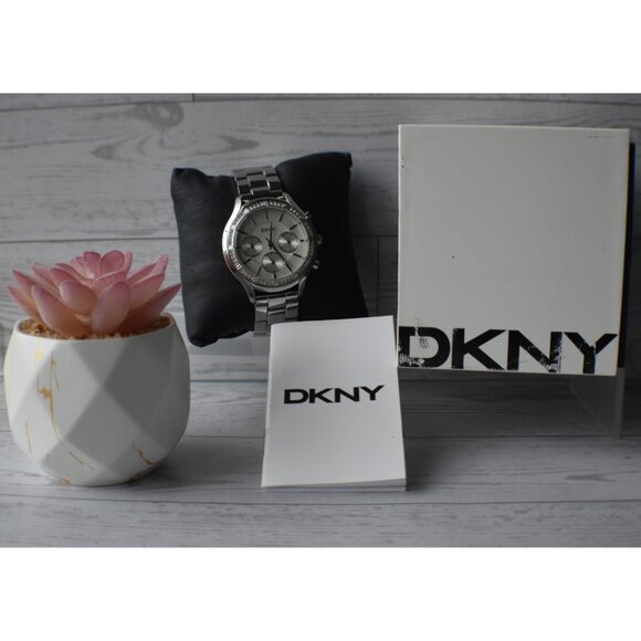 Preowned DKNY Chronograph Women’s Watch | Silver-Tone Stainless Steel main image 4